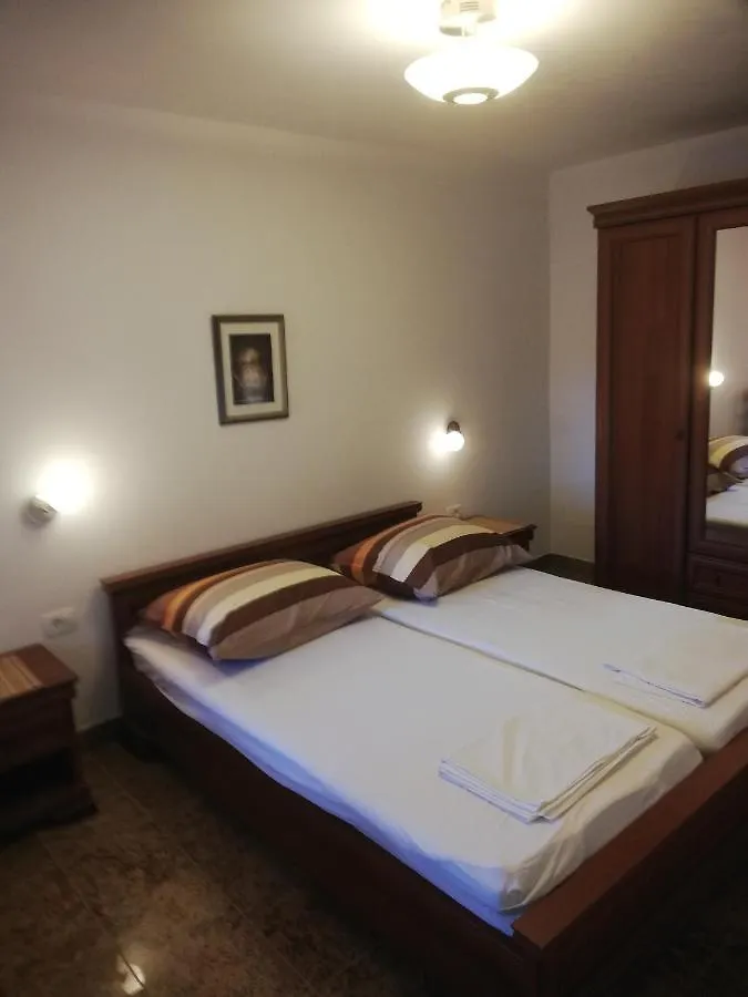 Apartman Nevia Lka Opric